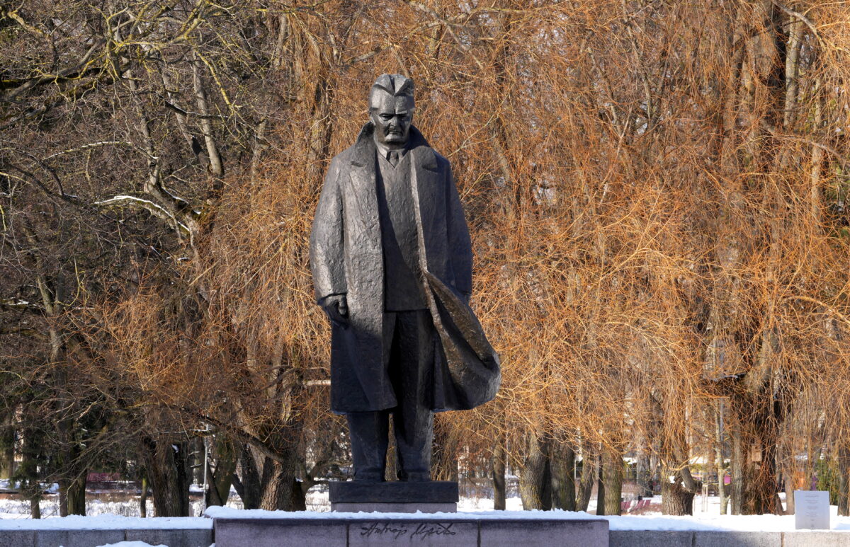 Памятник Упитису останется неразделенным