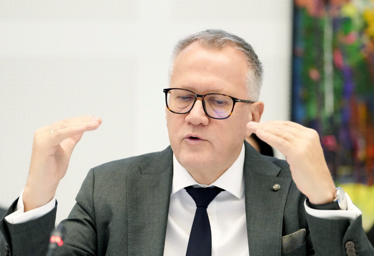 Ашераденс: Пока рано говорить о влиянии тарифов США на экономику Латвии