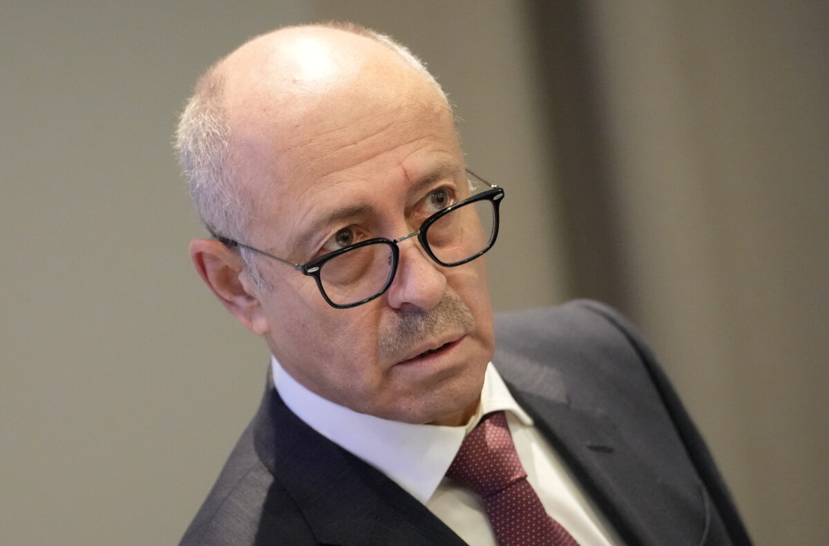 Буров собрался бороться за 11%