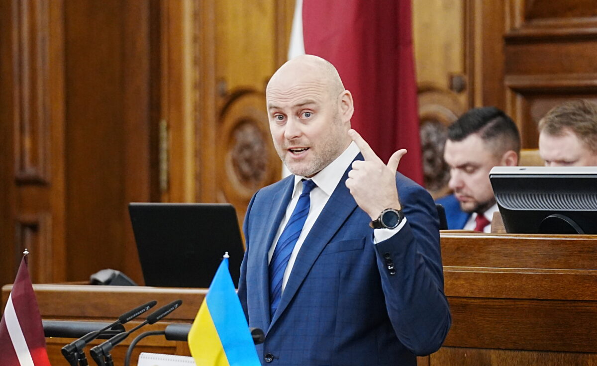 Депутат Кулбергс: «Госаппарат проедает заёмные деньги»