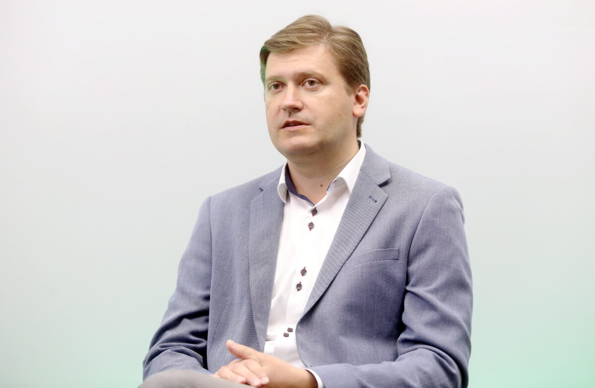 Депутат Рижской думы Чекушин вызвал на пари Шлесерса