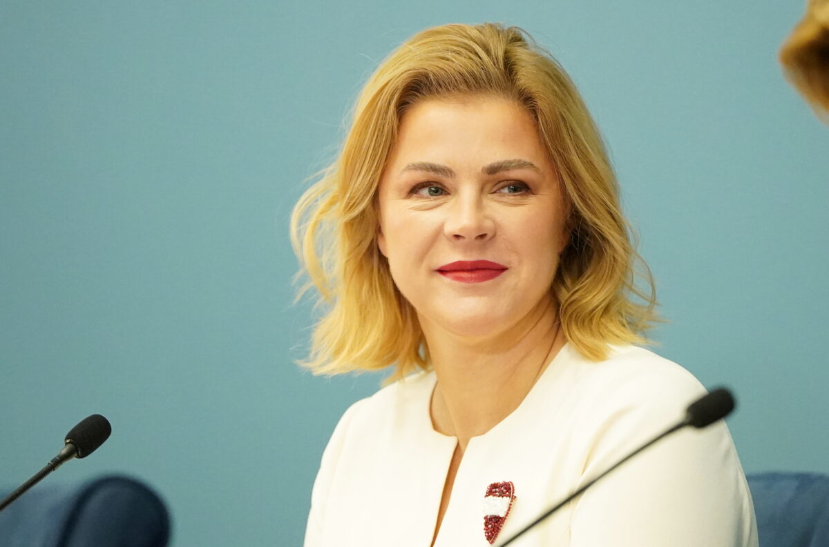Сейм не поддержал отставку премьер-министра Эвики Силини