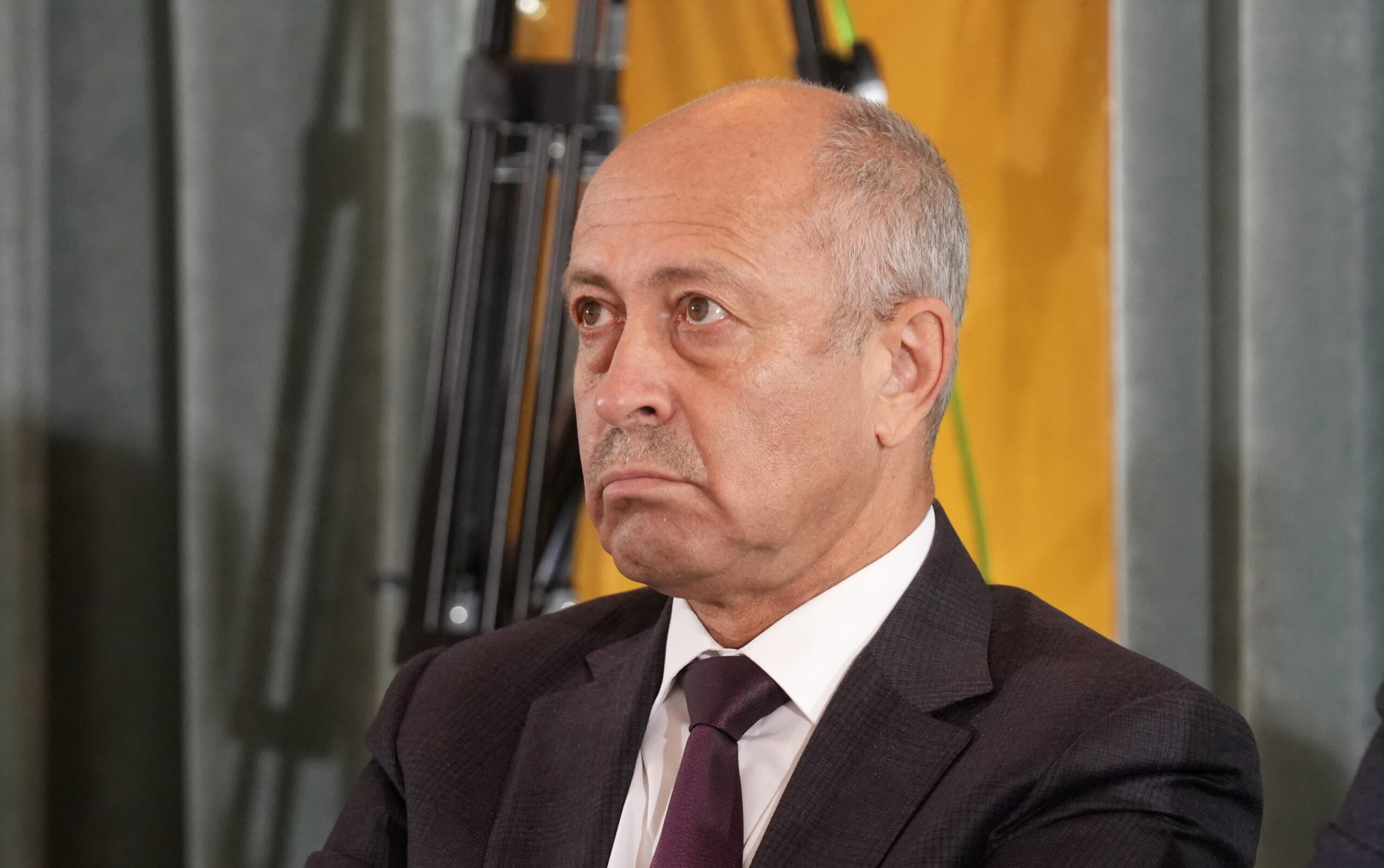 Информация о доходов чиновников снова станет секретной