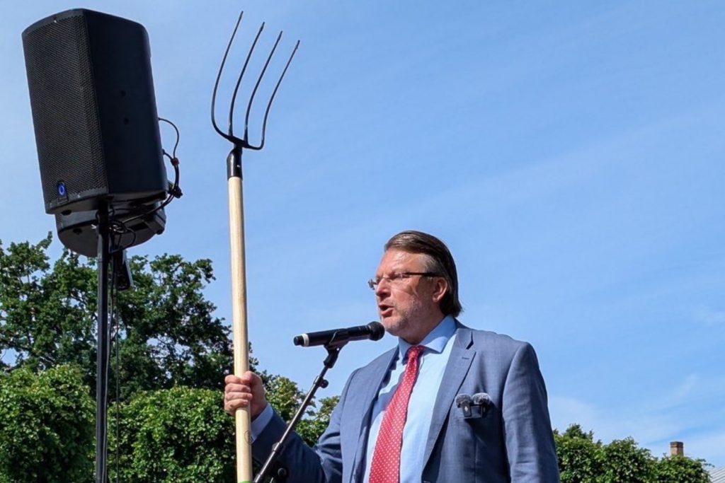 «Нужна новая Атмода»!