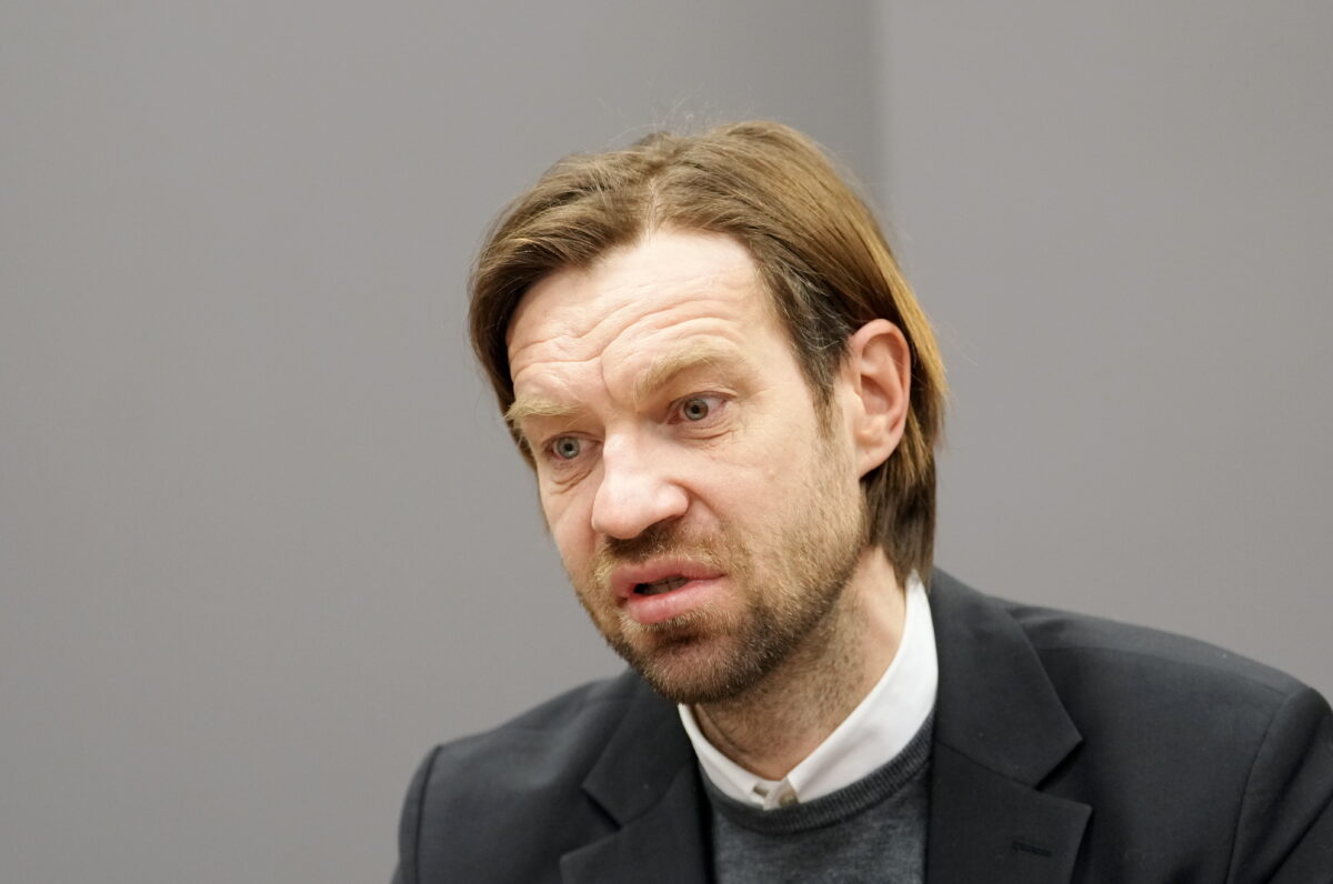 "Это выглядит имитацией бурной деятельности"