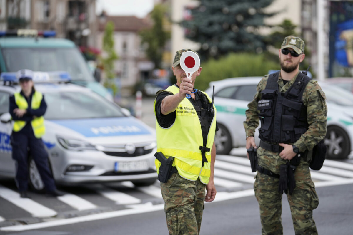 Польша ввела погранконтроль на границе с Германией и Литвой