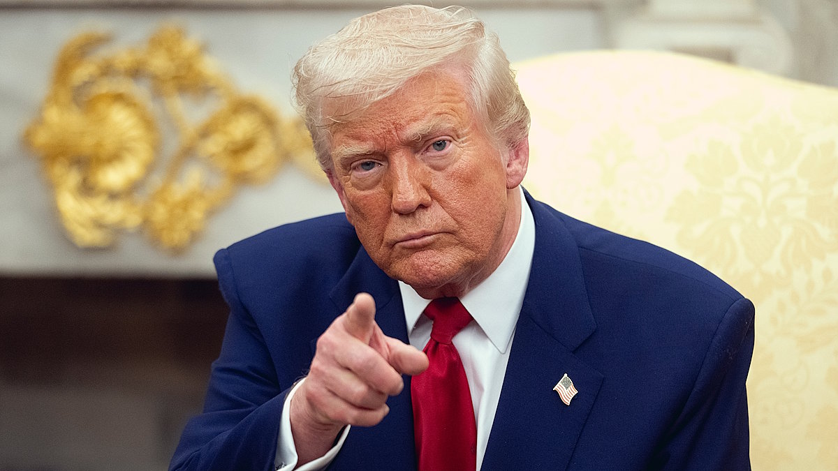 Трамп и Путин: место и время встречи изменить нельзя