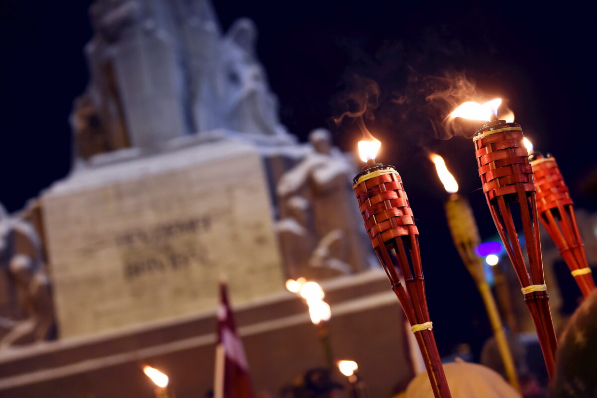 Рига: зажжём пламя свечей