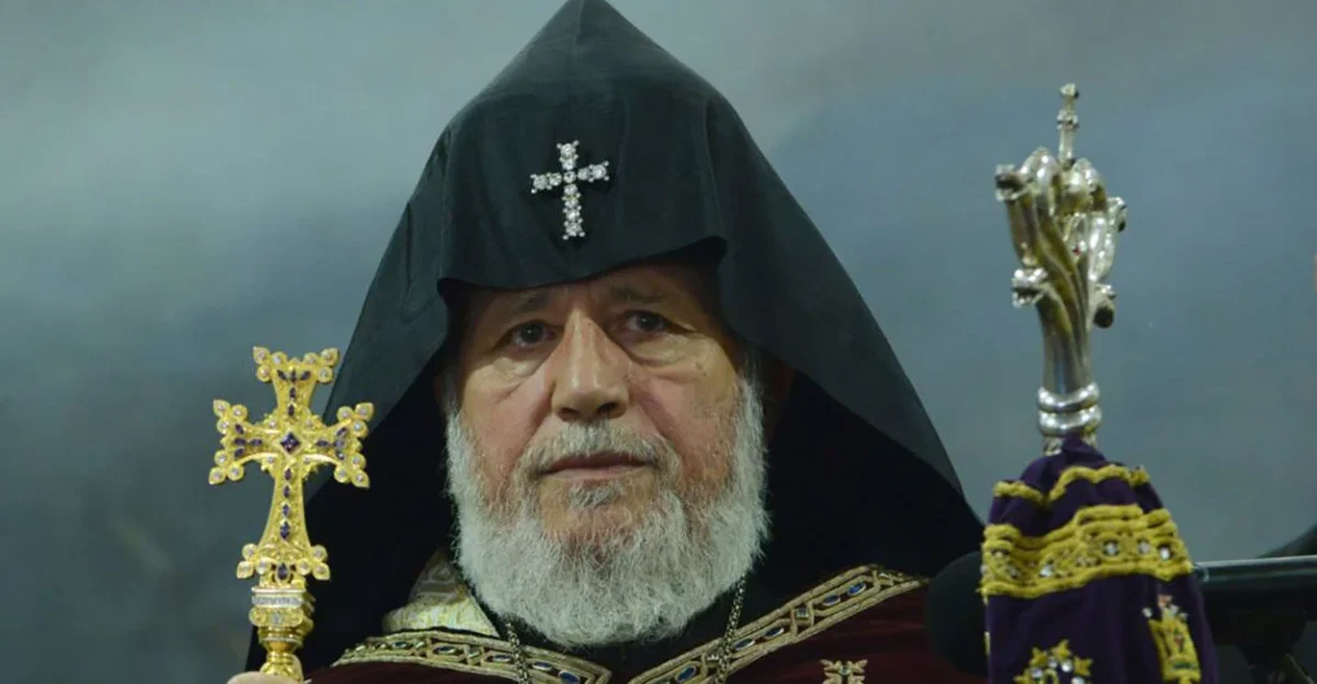 Армения: иерархи призвали к отставке Католикоса
