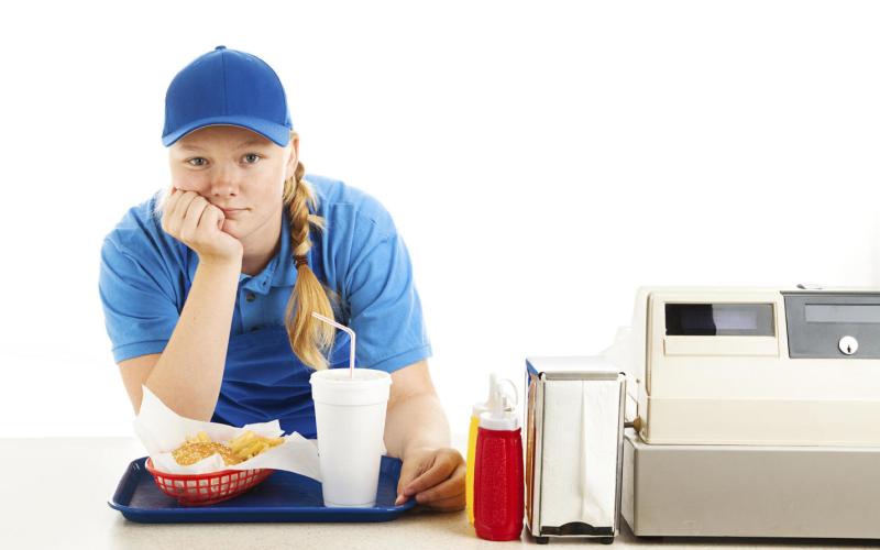 Эстония: подросткам снова разрешили работать