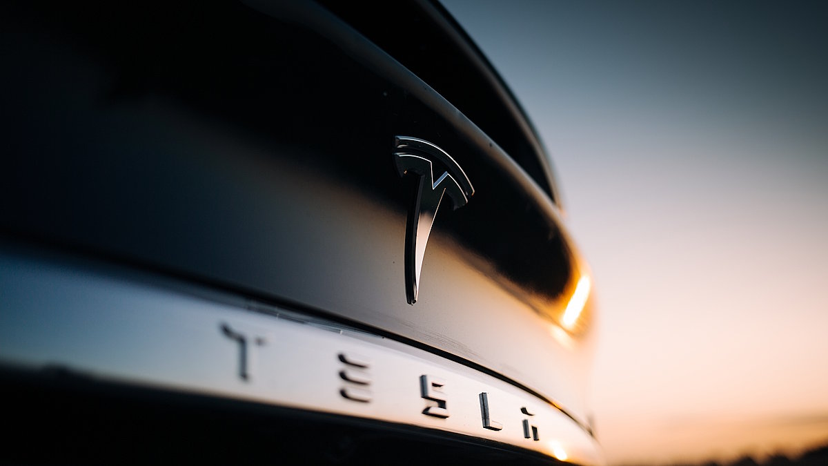 ЕС: продажи Tesla рухнули