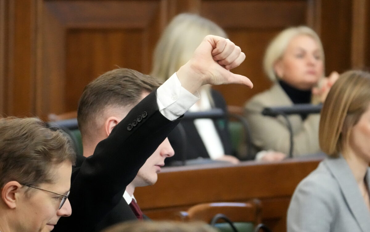 Латвия: коалицию забавно «прокатили», и всех распустили на каникулы