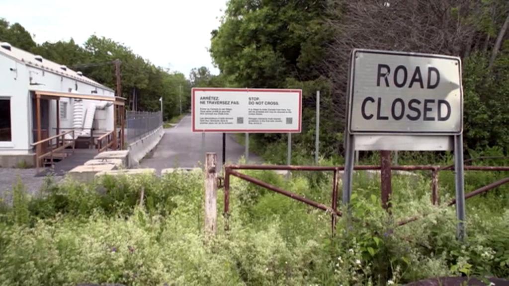 США: осторожно, въезд закрывается...