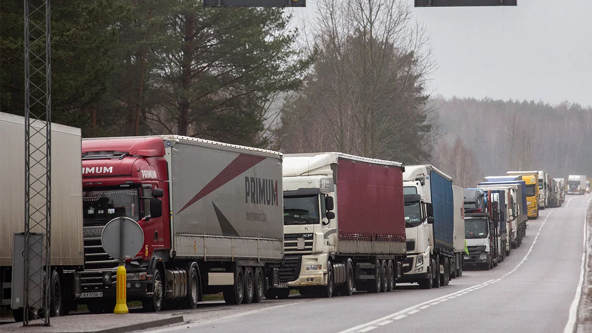 Белоруссия: грузовикам из Латвии, Литвы и Польши без пломб не проехать