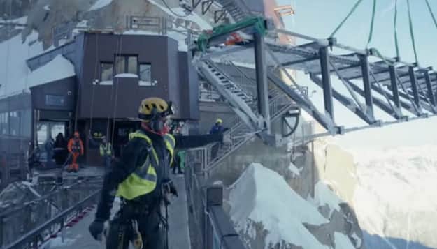 Франция: мост заменили за час