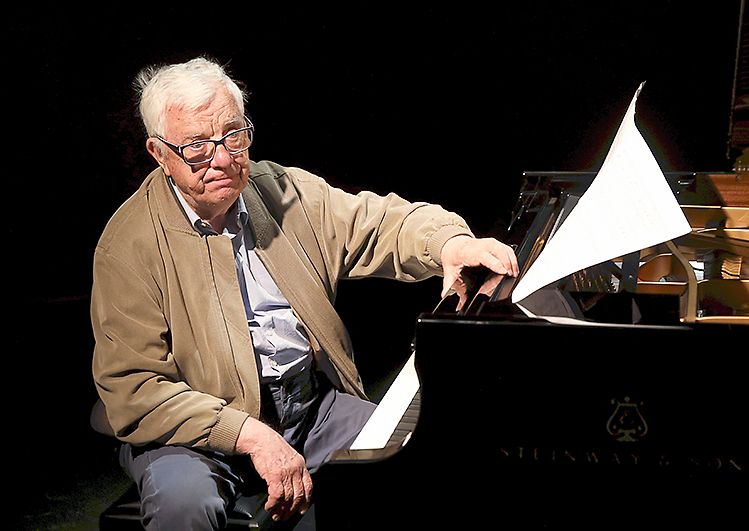 Латвия: щедрая пожизненная стипендия