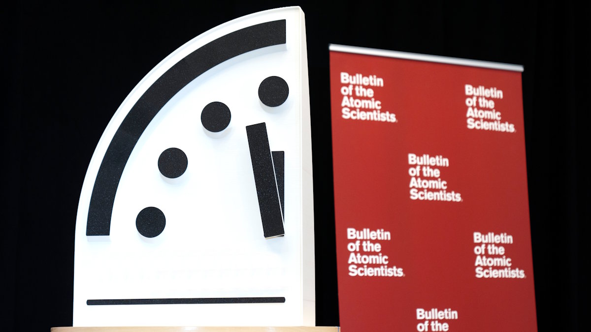 Полночь ближе: стрелки "Часов Судного дня" перевели сразу на четыре секунды