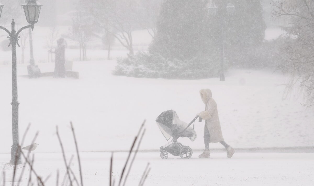 Латвия: рождаемость упала, но в стране по-прежнему живёт свыше 1,8 млн человек