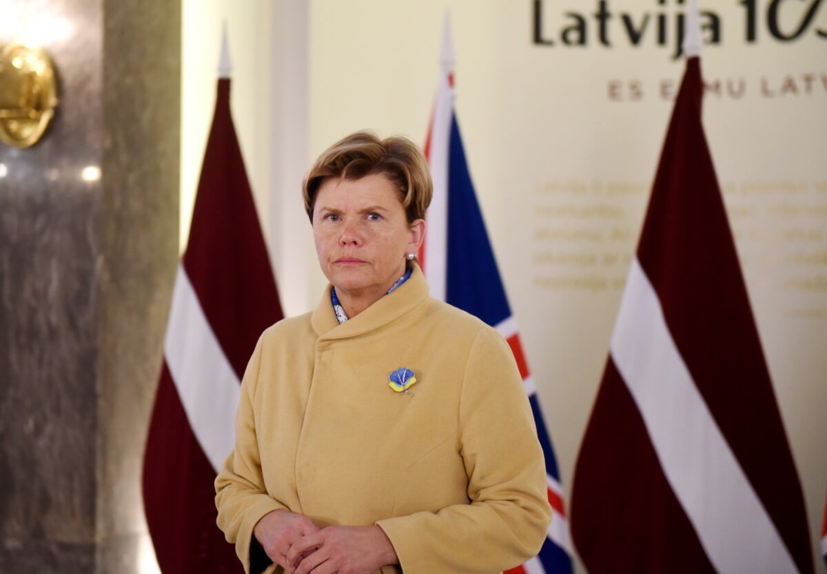 Латвия: Байба давит на ЕС