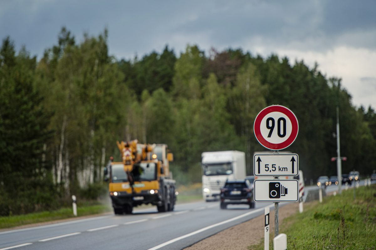 Латвия: за водителем наблюдают без перерыва