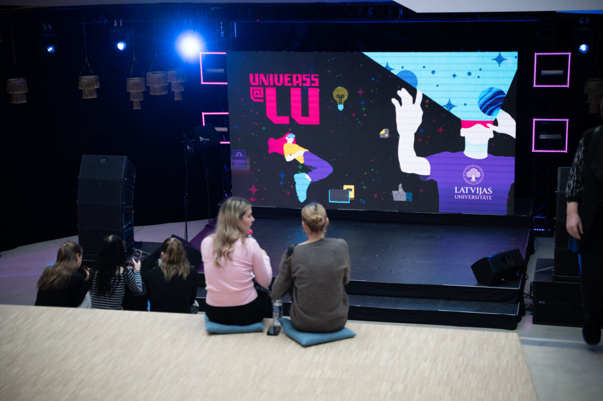 Латвия: университет снижает цены