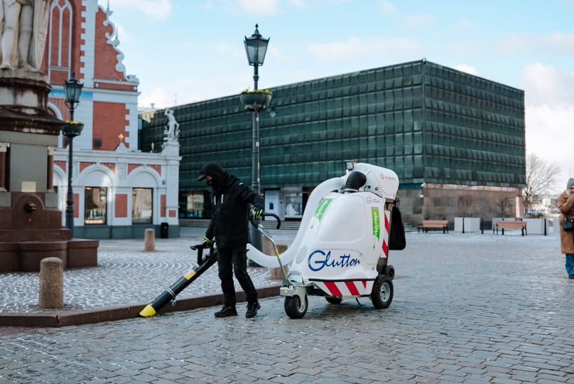 Латвия: дворников заменят пылесосы