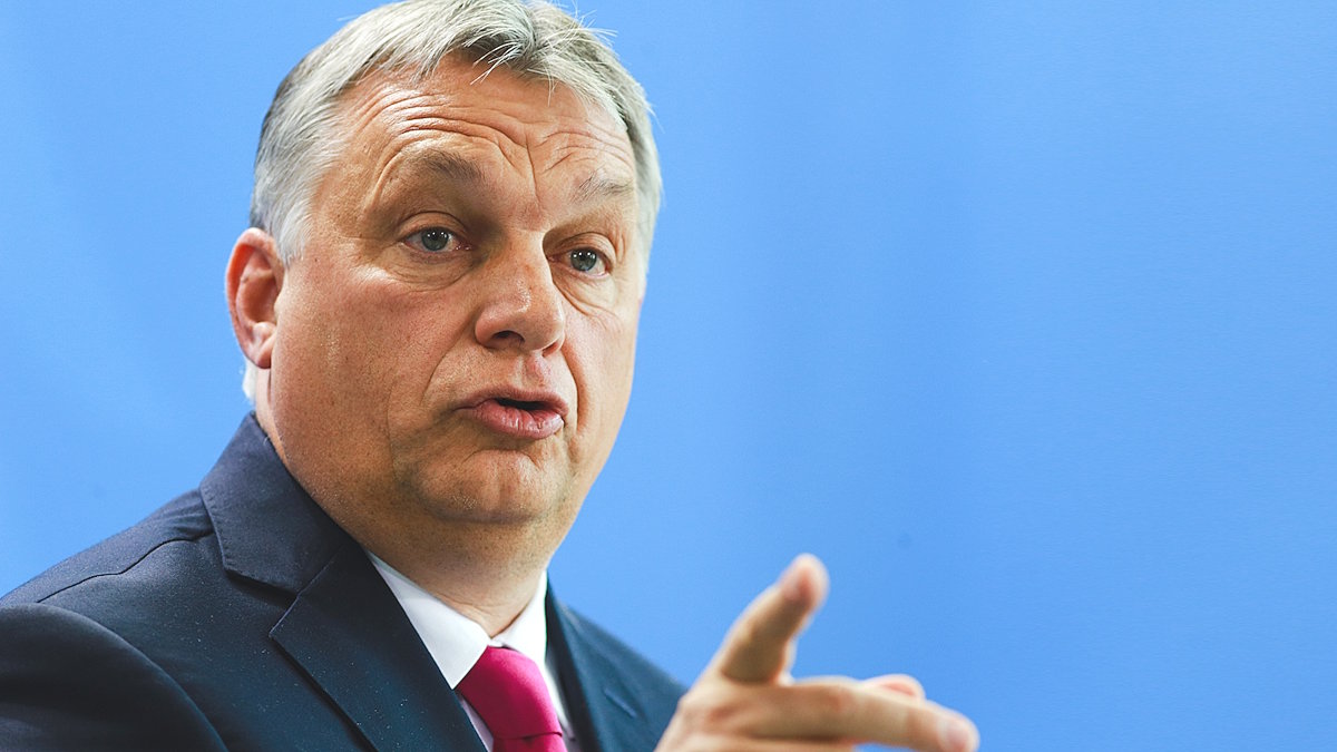 Венгрия: Орбан обещал дать "битву в Брюсселе"