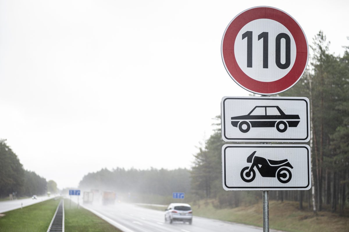 Латвия: педаль в пол