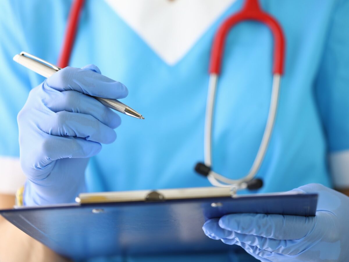 Латвия: почему жители страны не обращаются к врачам