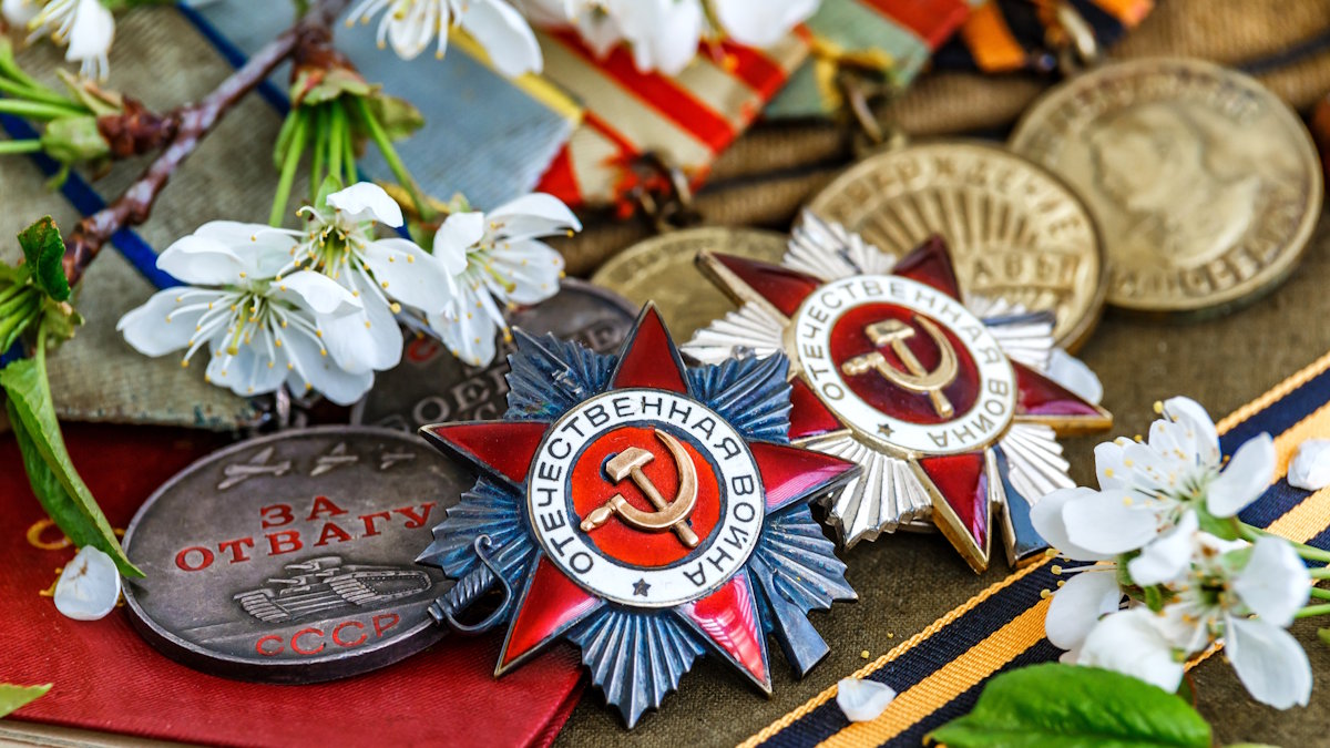 Россия: символику - вернуть