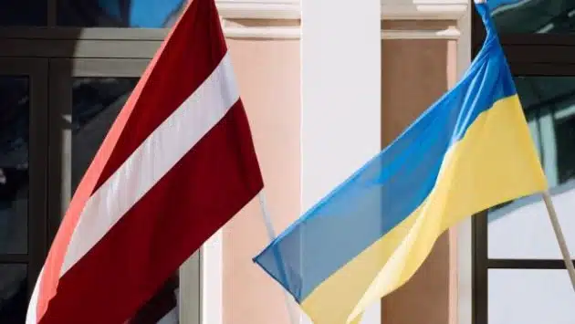 Украина: в Литву и Латвию направят военных экспертов